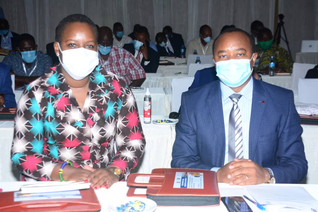 neemalugangira's tweet photo. Nipo na Prof. Santos Silayo; Mjumbe mwenzangu wa Bodi ya Wakurugenzi ya Taasisi ya Utafiti wa Misitu na Nyuki Tanzania #TAFORI ambae pia ni Kamishna Uhifadhi wa Wakala wa Huduma za Misitu #TFS mwenye msitu wake #ShambaLaMitiSilayo
1/2
cc @taforitz #MisituNiUhai https://t.co/EjE0WRwYlN
