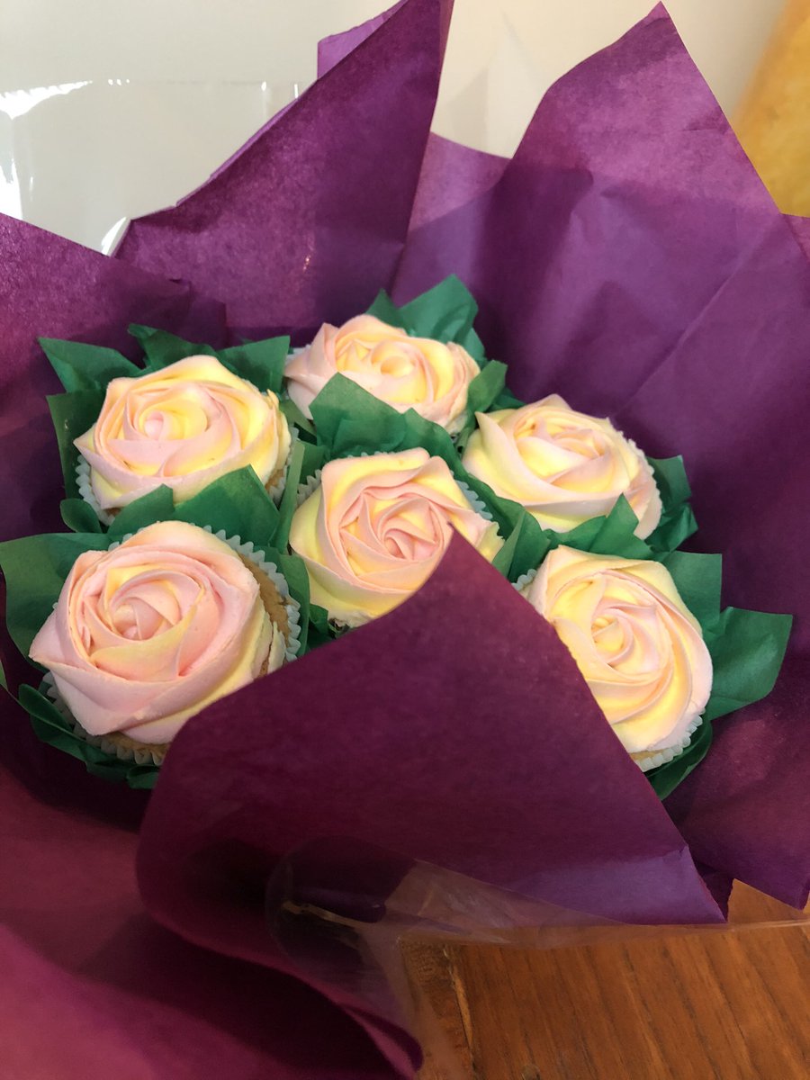 cakes_tj's tweet photo. The suns out. So are the cupcake bouquets. #cupcakes #localbusiness #pinnercakemaker #pinner #keepitlocal https://t.co/QZxstJqRYx