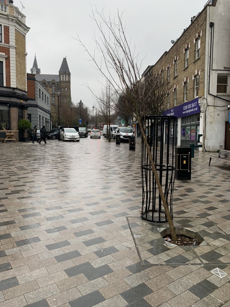 ArchwayStreets's tweet image. @IslingtonBC @TfL - not sure which one of you covers Navigator Square, Archway - but a tree needs sorting. More generally - why is the square always used as a car park now? It’s why stuff keeps getting damaged as people drive into it!