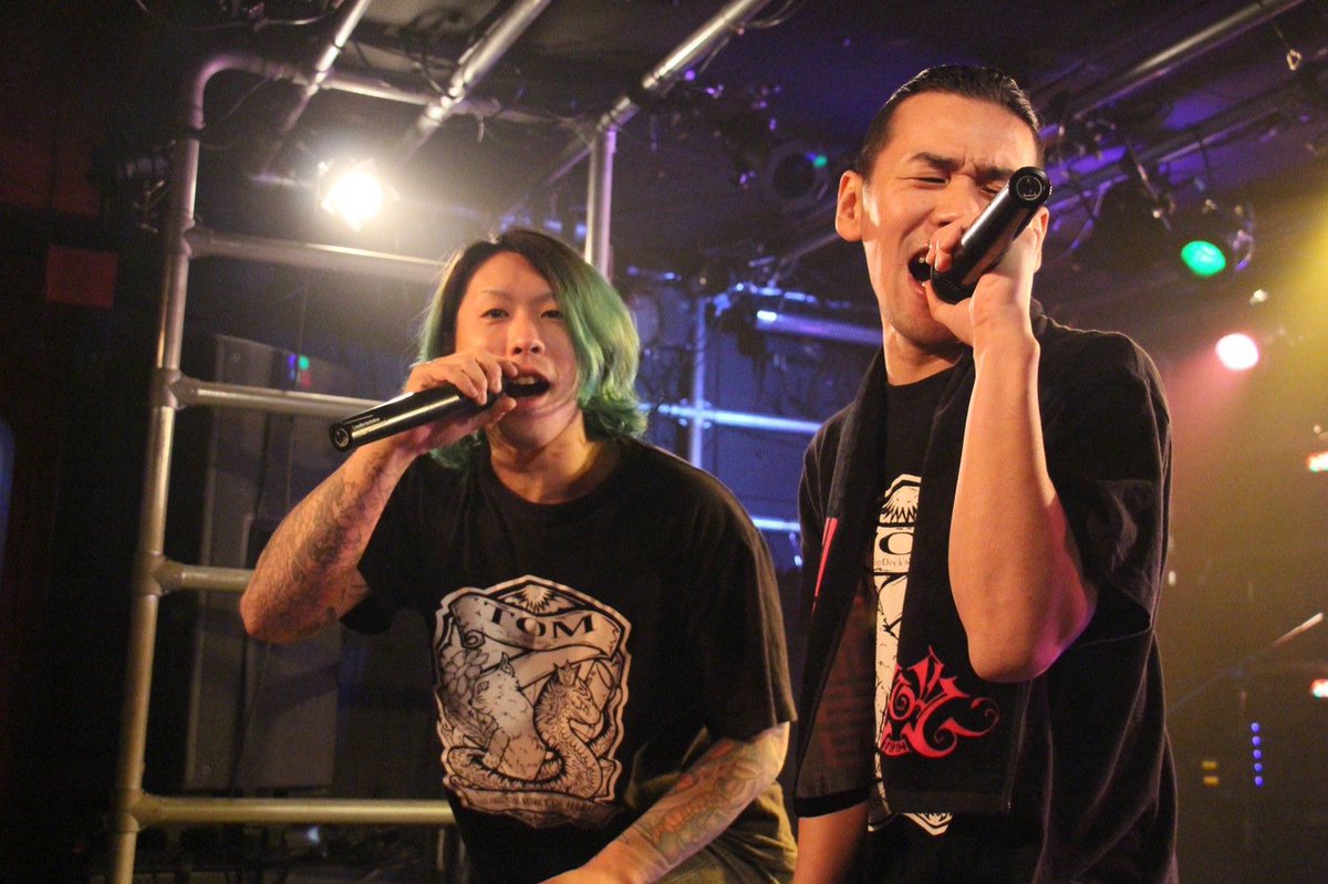 newassaultyuuki's tweet photo. SHSの革命児、異端児、はぐれ者、邪道王子、そしてステージのどの瞬間を切り取っても絵になる男!
怒羅ェ門!
今回は歌声の強化にも成功し、とらおとのタッグ技も仕込みまくりイベントに笑いと旋風を巻き起こしたね🤣🌪
#SHS12
#反則スレスレとゆうか反則笑 https://t.co/zijeYETOnm
