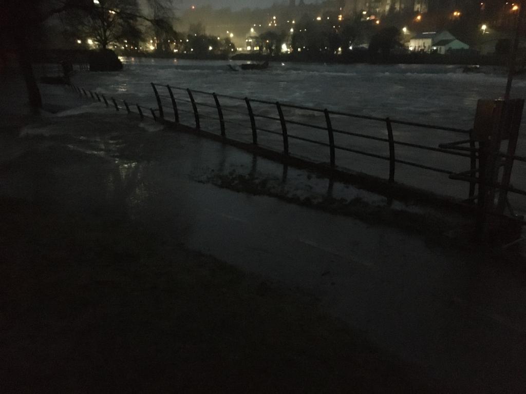 corkcitycouncil's tweet photo. ⚠️Update ⚠️⠀⠀

🚧Cork City Council closed the Lee Road, the Cloghroe Road and Inniscarra Road last night

➡️Many other roads across the city have surface water &amp; ponding including the Carrigrohane Road &amp; Inchigaggin Lane 

ℹ https://t.co/Fzjvmp3ICn

#CorkFloods #TakeCare https://t.co/oACRzZtDpX