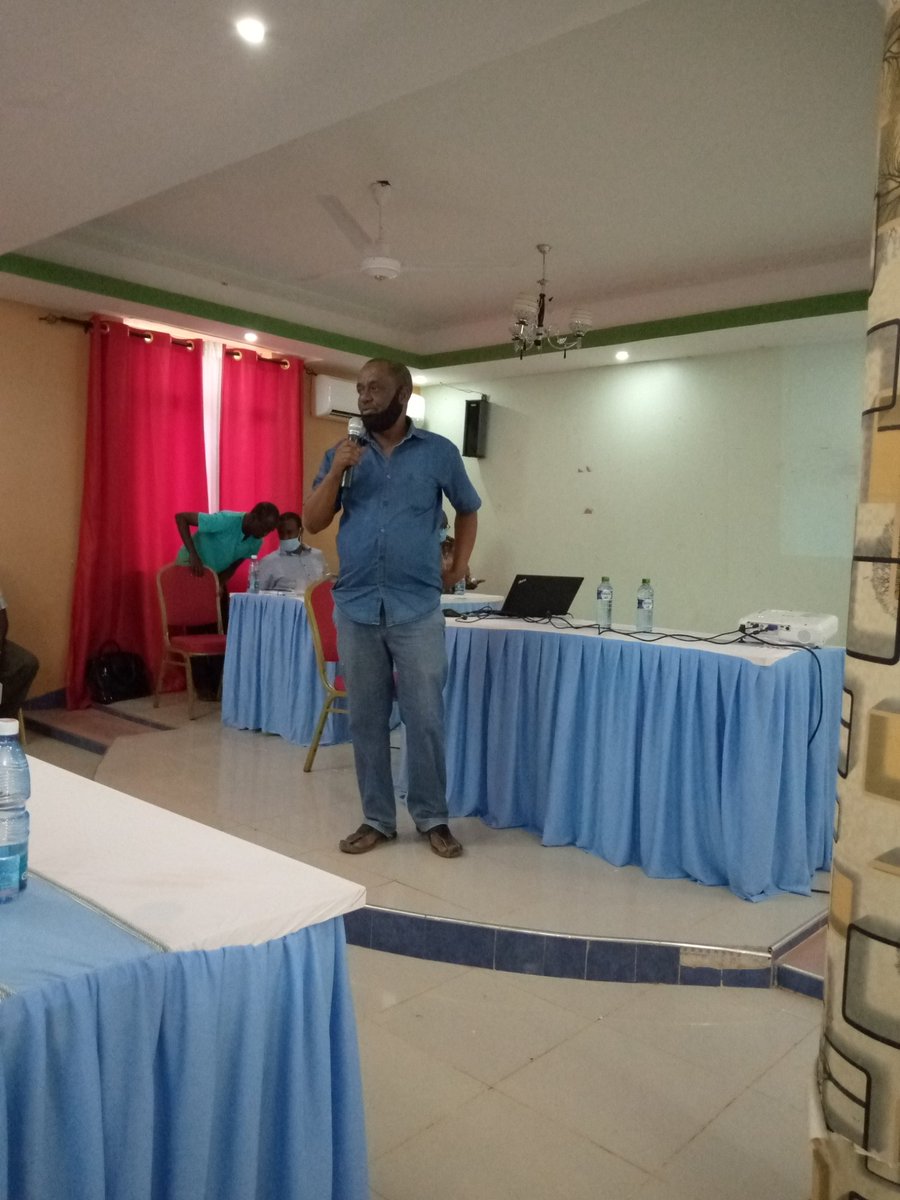 A public consultation meeting on licence for Wajir Water and Sewerage Company is underway at Wajir County Lodge Hotel, Wajir Town. Various stakeholders have turned up for the meeting. WASREB is moderating the event.