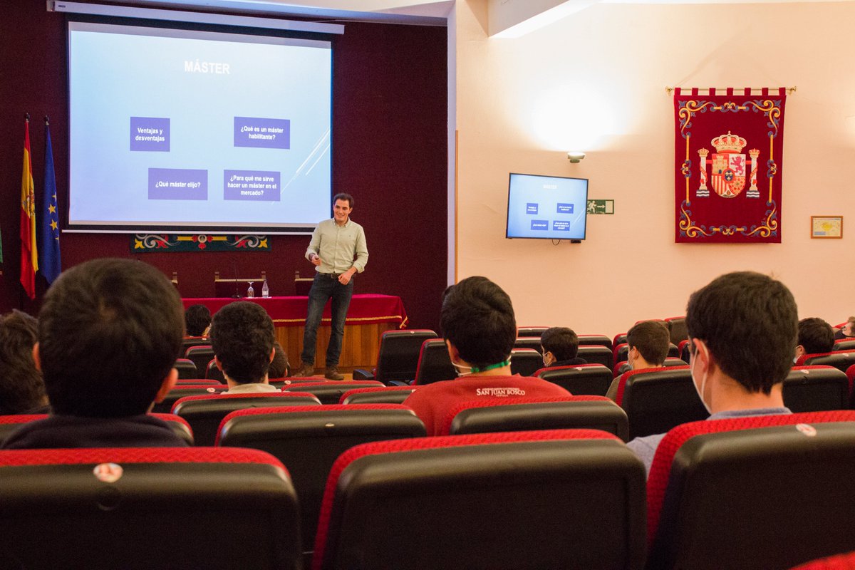 mayordonbosco's tweet photo. Primer día de nuestras conferencias sobre Ingeniería: salidas laborales para los ingenieros - el futuro de la industria aeroespacial. ¡Gracias al antiguo colegial @ignaciocp97 y a don Javier Díaz, Head of A400M CPO ! Formando para el futuro en el #mayordonbosco @unisevilla 😉 https://t.co/sPD3WpO470