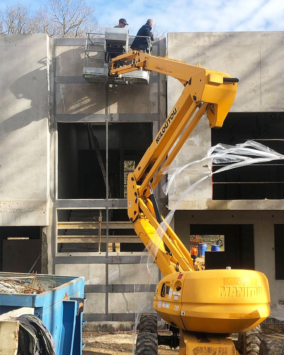 Rambault86110's tweet photo. Le Creps nous a confié la fabrication et la pose de brise-soleil en aluminium.
https://t.co/KrwzynSeuv
#artisan #jo2024 #creps #poitiers #vienne86 #local #aluminium #surmesure #conception #creation #artisanlocal #poseparfaite #gabarit #precision #soucidudetail #expertise https://t.co/TJvwIxyn7W