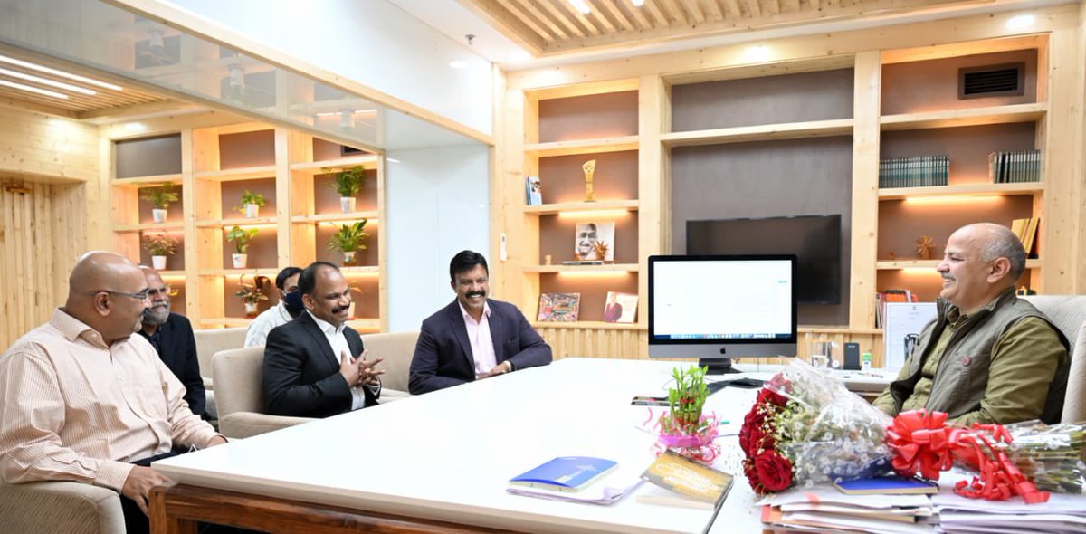 msisodia's tweet image. Met inspiring IPS officer @IpsVijayan who started his life as a construction worker and then became Top cop. He initiated many social change programs like 'Student Police Cadet Project' to train students to respect laws, practice discipline, to develop civic consciousness.