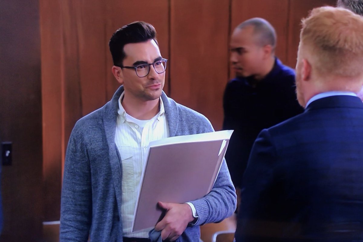 chrislmcclain's tweet image. Can’t even believe that I’ve never seen the whole episode before now! Got to watch @danjlevy new-to-me-content on the hilarious Modern Family. I was kinda giddy - not gonna lie. #glowingskin #sketchboy 
(streaming on Hulu!)