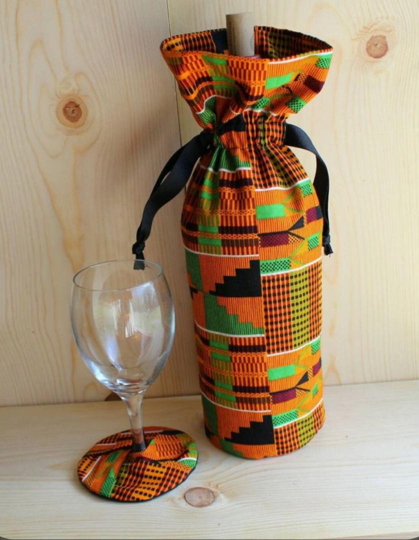 marunicollect's tweet photo. African print Wine glass coaster and wine bottle bag. Do you need such? Contact us today 0710593953! #africanprint #africanwax #kente #kitenge #Africa https://t.co/eY20j4PB2w