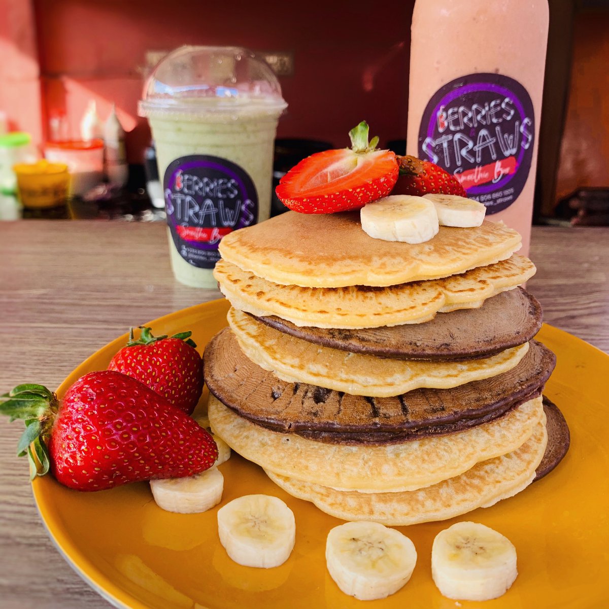 Berries_Straws's tweet photo. It’s a great day for pancakes don’t you think?😋
.
#breakfast #tuesdayvibe #tuesdaymotivations https://t.co/zPCJ79M3BK