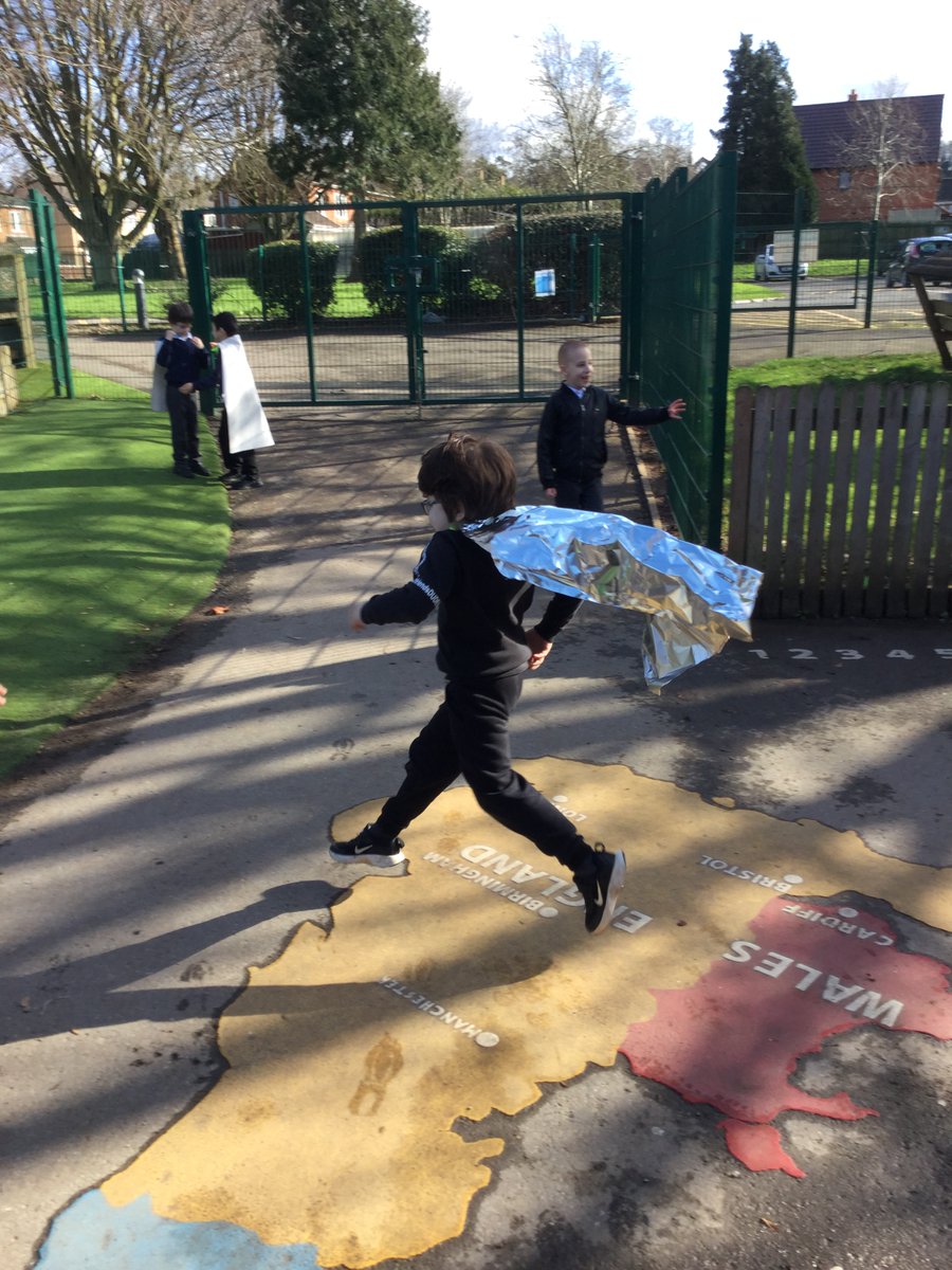 Yr 1 are scientists! They made superhero capes from different materials and tested them out to see which material was best. What properties do you think a superhero cape should have? How would you test if something this waterproof, reflective, opaque or flexible?
#CreatingSuccess
