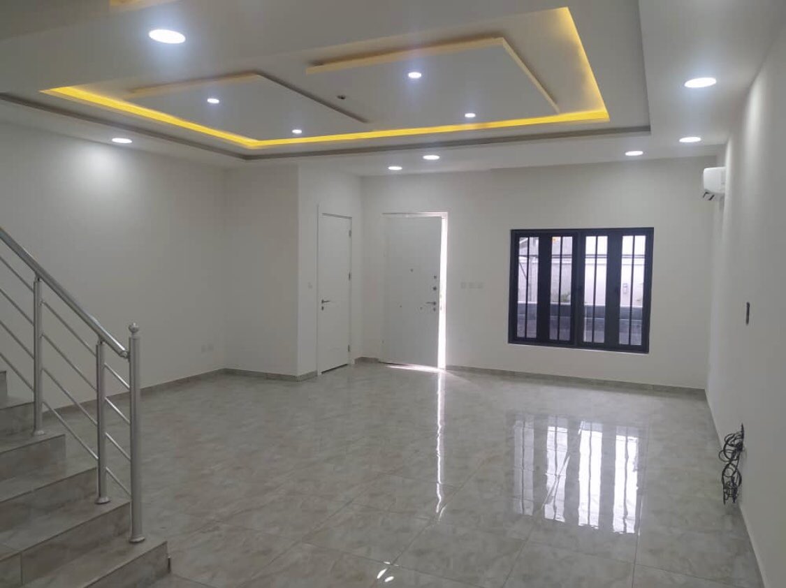 MotechConstruct's tweet photo. Let’s take you to our twos🌚 when you think of Motech Construction, luxury should come to your mind..
See slides of our awesomely finished 6units of 4bedroom luxury terrace and BQ..

We are still available to build for you...
Contact us via: 08072005809, 07031062090, 09049484733 https://t.co/eKYk4CS3ZY