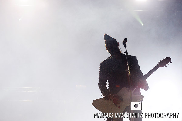1998_echelon's tweet photo. Today in Mars History: February 23, 2010 - Into the Wild tour. Wembley Arena, London, England. #IntotheWildTour #ITW #JaredLeto #30SecondstoMars @JaredLeto @30SECONDSTOMARS https://t.co/o3GVhi7MxH