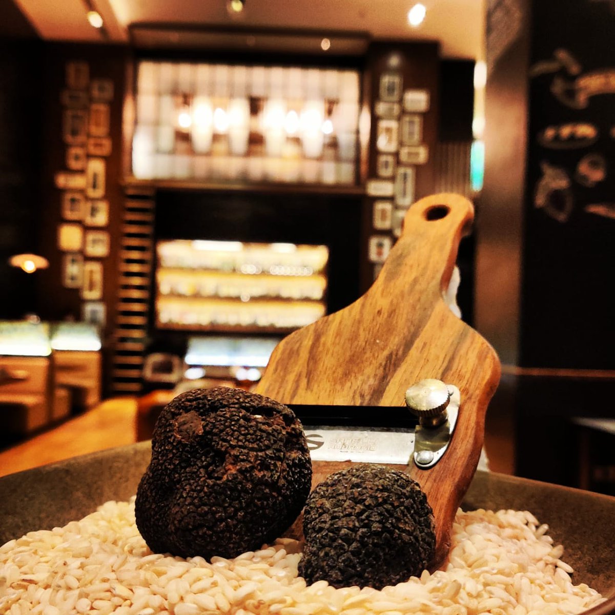 Italian marvels paired with the aromatic Black Truffles.

Savour the brilliance of our culinary masterminds with our exclusive #Truffle menu. 
𝓣𝓱𝓮 𝓣𝓻𝓾𝓯𝓯𝓵𝓮 𝓢𝓽𝓸𝓻𝔂 at #Romanos

For reservations, call 022 6882 8661 or visit bit.ly/3cerOxj

#MonthOfLove