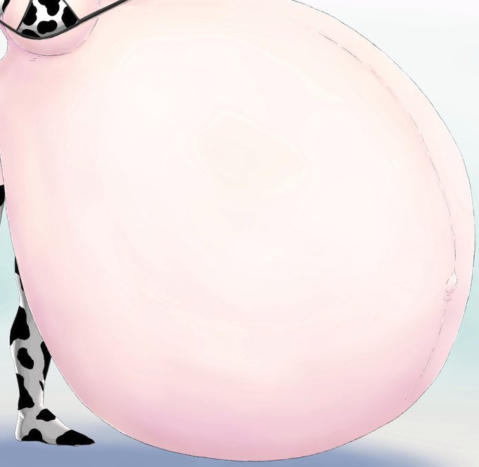 #腹だけで5リツイート来たら猛者 /If I get 5 retweets from my stomach alone, I'm a fierce competitor.

このぐらいの大きさでボテ腹だけだと、こうなるのか…
This is what happens when you're this big and only have a belly... 