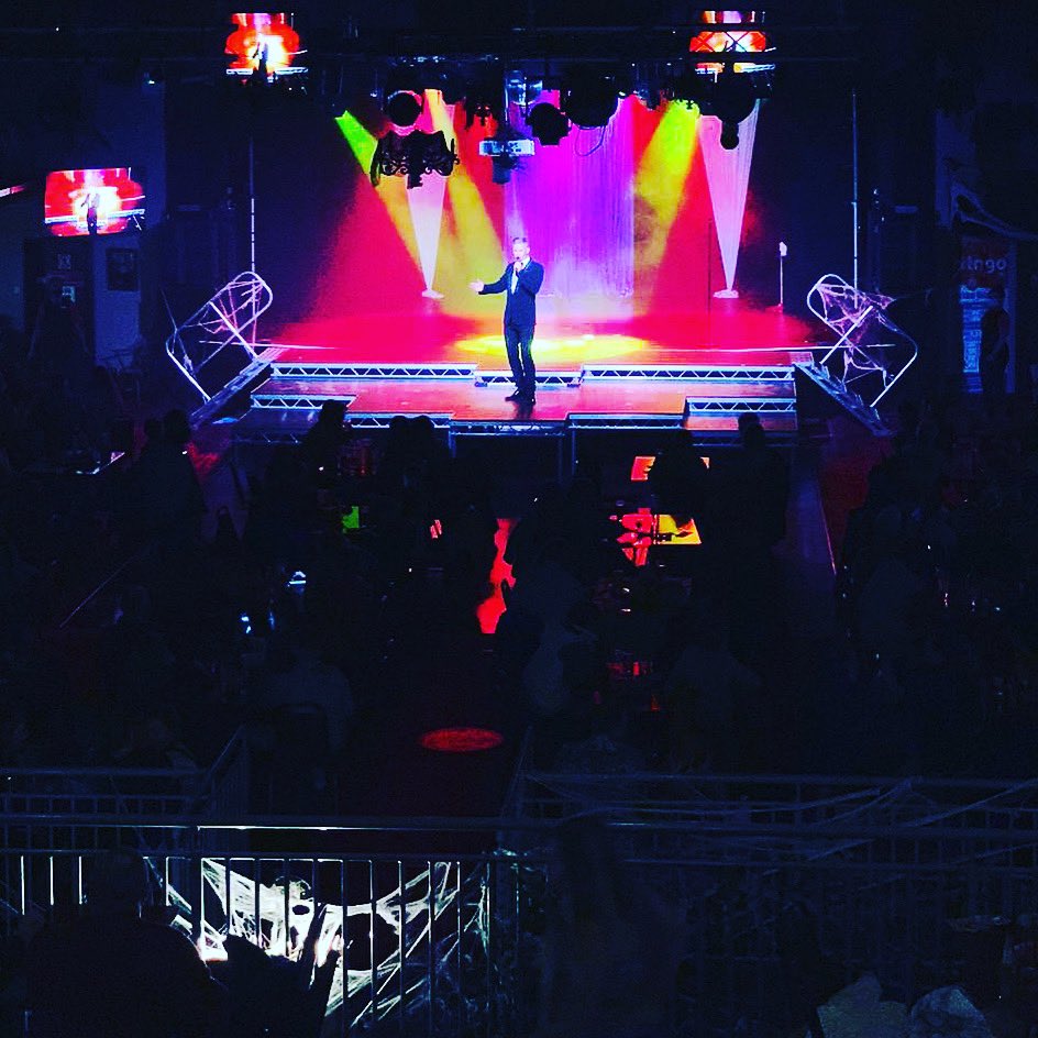 It’s time to get ready to be back on stage 🕺🏼🕺🏼I can’t wait to see you all!! #showtime #comingsoon