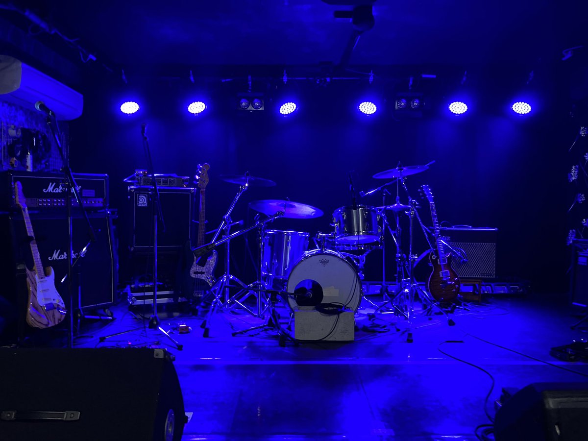 Saturn_V_'s tweet photo. "ハッピーちゃんコンバンワ!"
Yes Happy! with waybee
at 堀江Goldee
バンドセット見たらテンション上がる
#イエハピ
#waybee https://t.co/5lwU9COkeT