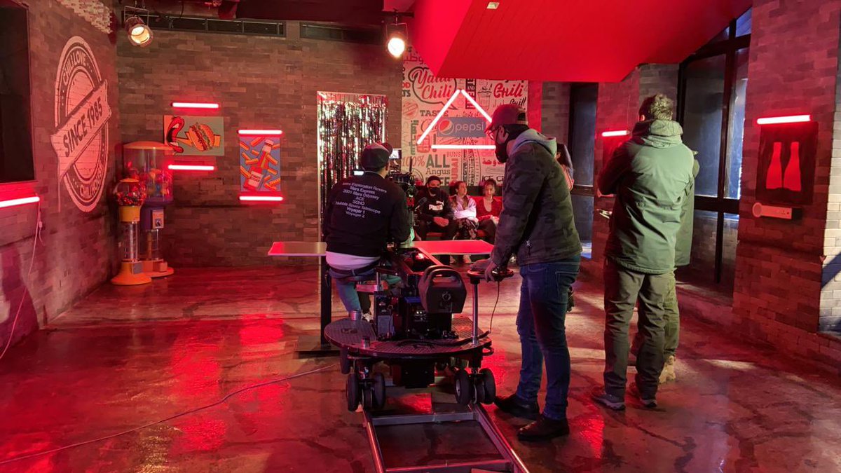 chilihousejo's tweet photo. 💡 Lights 📷 Camera 🎬 Action 🔜 Stay tuned❣️#YALLACHILI https://t.co/vnxp4NOkLS