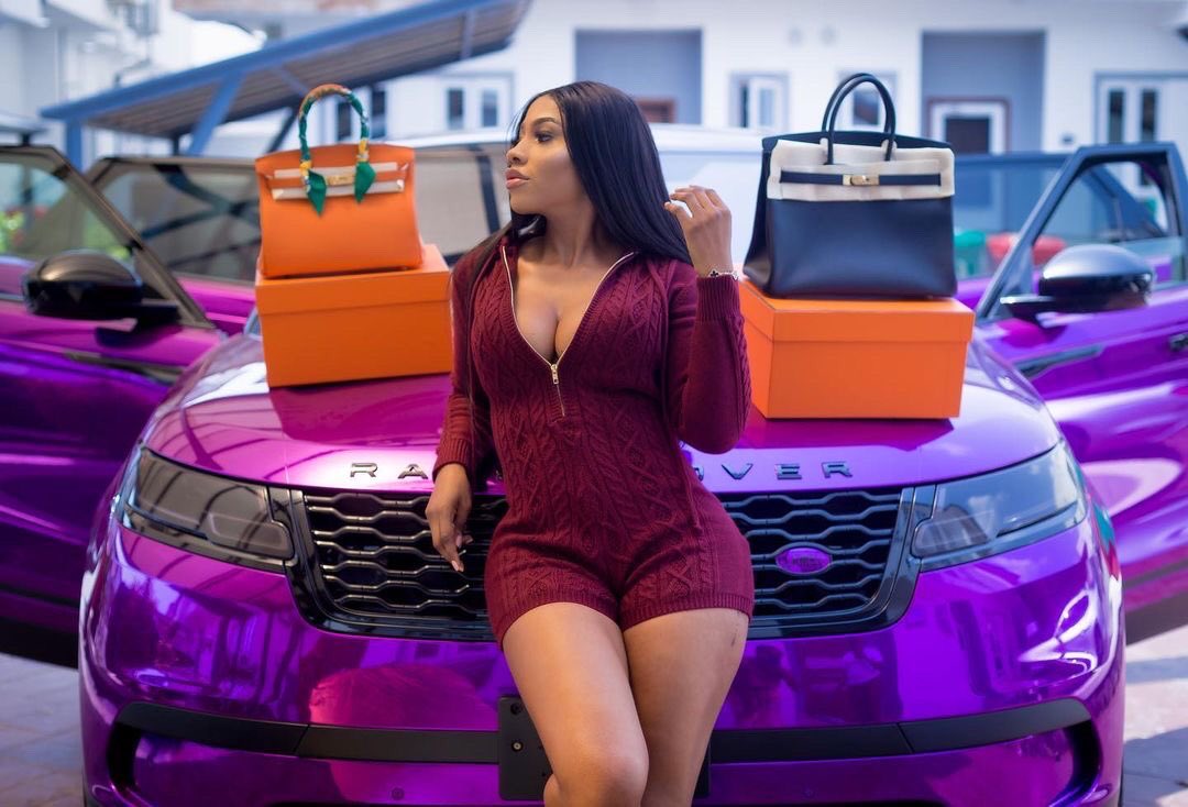 Ziakeem's tweet photo. Mercy is living her best life, that's all that matters. Wetin concern inglis concern milk and honey? π€£π€£π€£π€£π€£
PEPPER DEM QUEEN
MERCY EKE
#JustLikeSkin
#MercyXClassicMakeupUSA https://t.co/RFa03TMz14