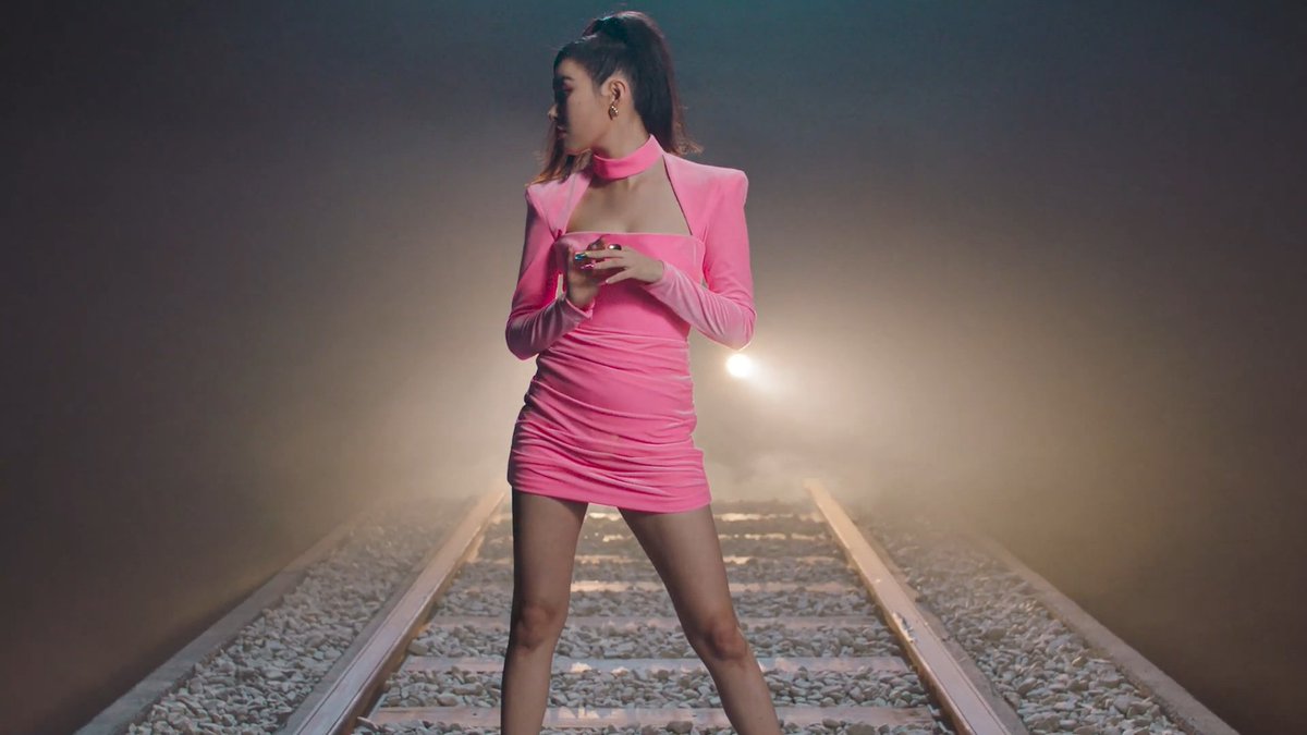 sunmi pics tweet media