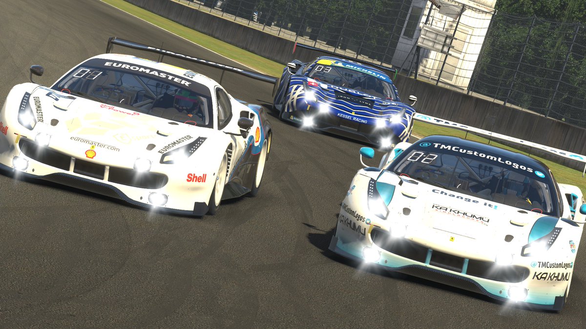 Seguimos apretando en <a href="/iRacing/">iRacing</a> , aprendiendo, mejorando y avanzando. 

Ayer primera victoria en la Ferrari fixed, contra pilotos de la talla de <a href="/PabloVicTV/">Pablo Vicente 👑</a>. Preciosa lucha hasta el final y a quien agradezco sus palabras tras finalizar la carrera.

Hay que aprender de los mejores.