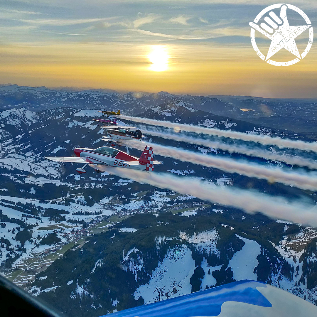 Die SKYTEXTER sind ab heute für drei Tage wieder über #München zu sehen - schaut am frühen Nachmittag mal nach oben 🙂🤙 - #SKYTEXTER today and the next two days over #Munich - early afternoon