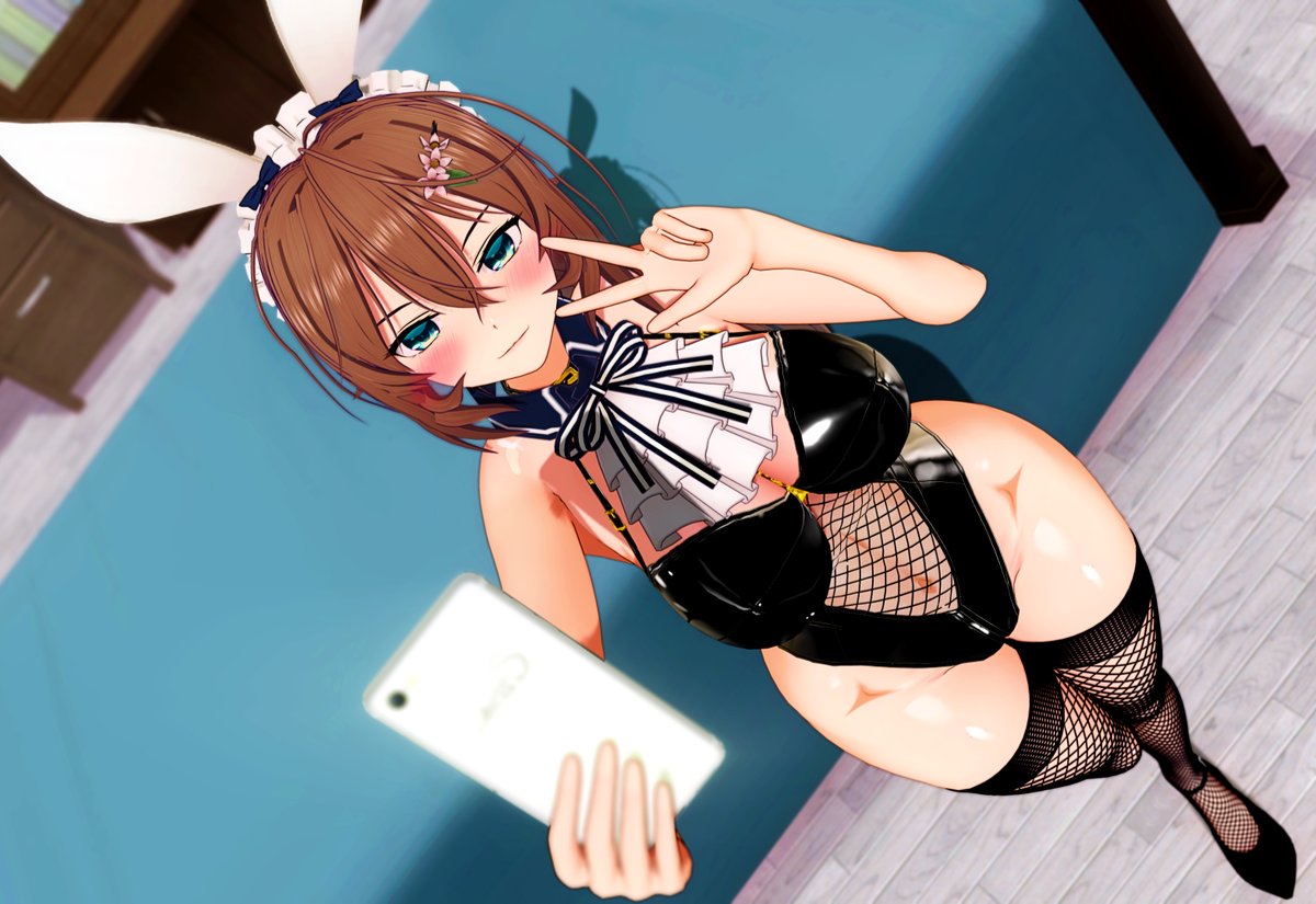 「新しい衣装の試着中……と♡」