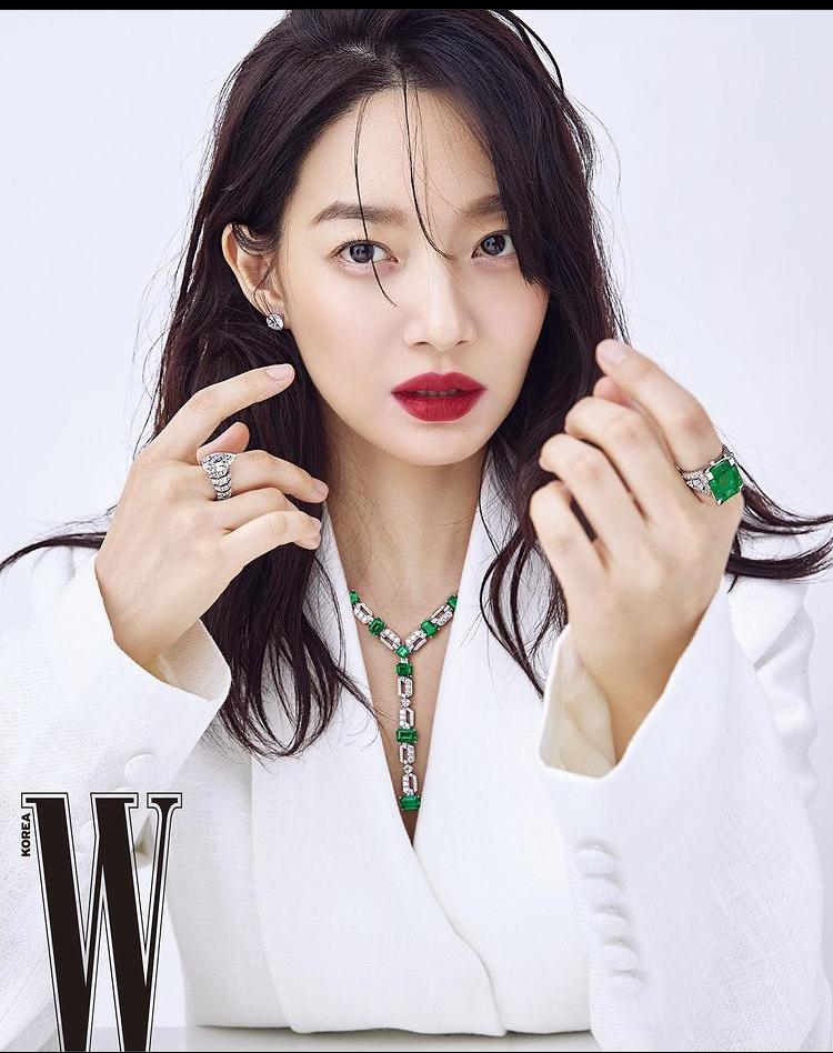 Актриса шин мин а. Б 9 мин а. Б 9 мин а. Шин мин а в молодости. Шин мин а 2020.