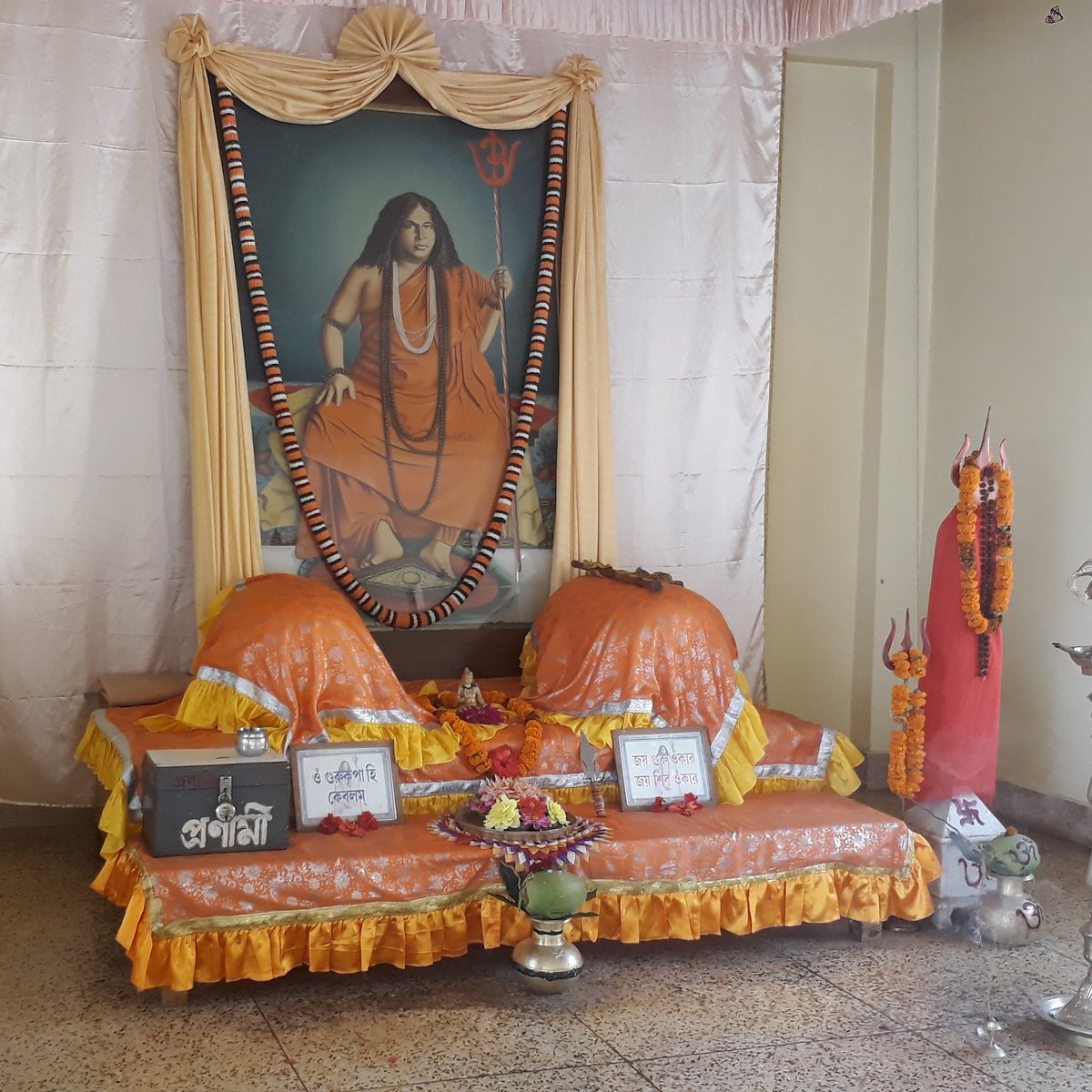 Always keep yourself merged in the work of the Sangha and then shall you experience (spiritual) progress. Do your duties at your own station and great good will then come to you. Don't be perturbed by physical ailments or mental troubles.
~ Acharya Swami Pranavanandaji Maharaj