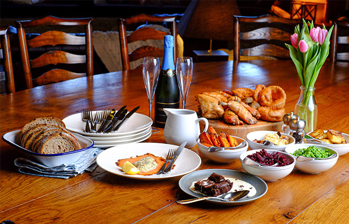 Whilst we can't celebrate Mother's Day in the pub this year, you can still treat mum to the special day she deserves with the Mother’s Day Food Box by Fuller's. Find out more: fulle.rs/AtHome #MakeHerDay #FullersAtHome