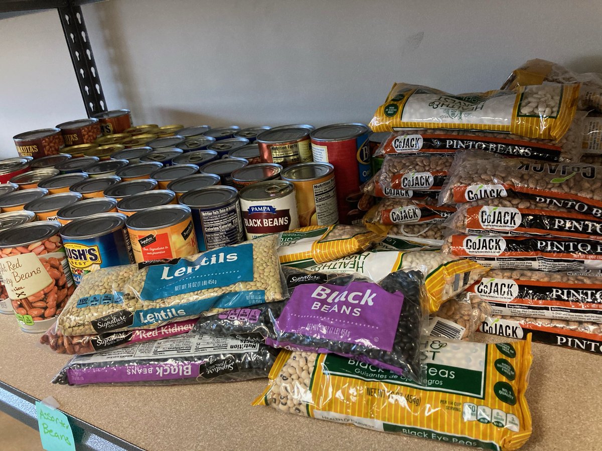 Thank you to the wonderful members of the <a href="/NDWashDC/">ND Club of DC</a> who held a drive collecting food and monetary donations for the IW Food Hub. What a tremendous show of support for our neighbors in need!