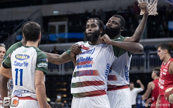 #LUB | DOBLE BICAMPOINT

Aguada quedó a un partido del bicampeonato tras vencer a Trouville en la segunda final. El Rojiverde levantó 14 puntos de desventaja con grandes actuaciones de Davis y Thornton.

✍️ <a href="/GonchiCosta96/">Gonchi Costa</a>
📝 basquetcaliente.com/2021/02/23/dob…
