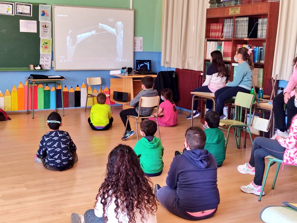 DeportesDip_Va's tweet photo. Promoción Deportiva
L@s alumn@s de Educación Primaria de los Colegios de Viloria del Henar y San de Miguel del Arroyo han participado hoy martes en los Talleres de Iniciación a la Esgrima organizados por @deportesdipu y @Dip_Va en #JuegosEscolares

@esgrimaelduque y @VCEsgrima https://t.co/C3qjFiQ1PE