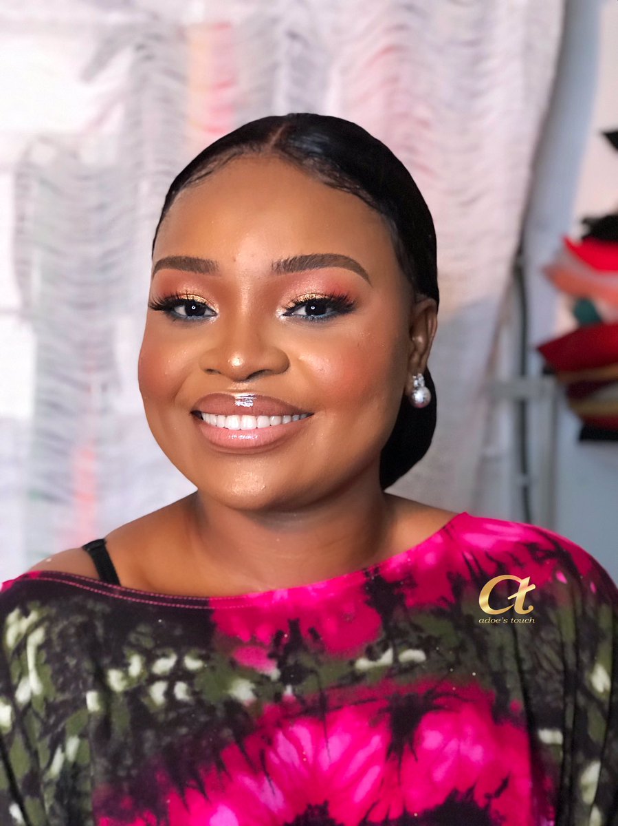 Coozyb's tweet image. Hi @fkabudu just a retweet would do
I am a makeup Artist based in Lagos 
I need more clients 
I also make the best moi moi you’d ever have 
Cc adoestouch on ig 
adoescuisine on ig too