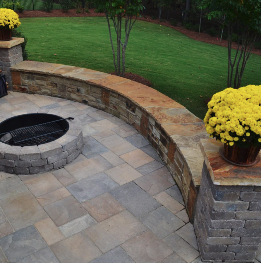 PTLCAtlanta's tweet photo. Take a seat! Seat walls are an excellent way to define and highlight your patio space. Both durable and versatile, they offer two-sided seating and overflow seating in the smallest footprint.  #outdoorliving #outdoorlivingspace https://t.co/VIP01ie5nE
