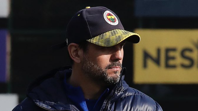 Feneristcom's tweet photo. Kaybettiğinde değil, vazgeçtiğinde yenilirsin!

Pes etmek yok! 💪🏽 https://t.co/rmA5xJcjhx