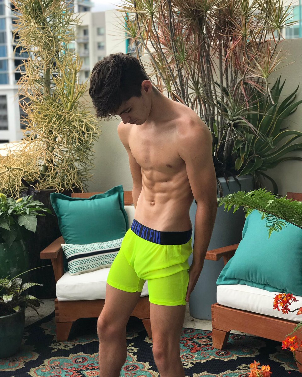 BoysForDaddy's tweet photo. At the weekend we featured @itsben_2, check him out here and then subscribe to him! https://t.co/8uoIZd8Cqi https://t.co/kkJfy34a4B