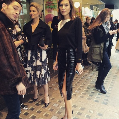 fellintodianna's tweet photo. Also in 2015, ellebelgique posted this photo of Dianna on Instagram with the caption "@alexachung sexy as hell en jupe laquée#londonfashionweek #lfw #lfw15 #ELLEfashionteam" https://t.co/71XVJtCGLY