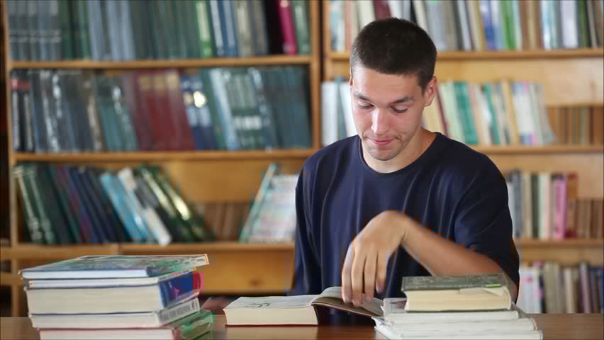 Book he. Студент с книгами. Парни студенты в библиотеке. Любознательный историк. Книги study.