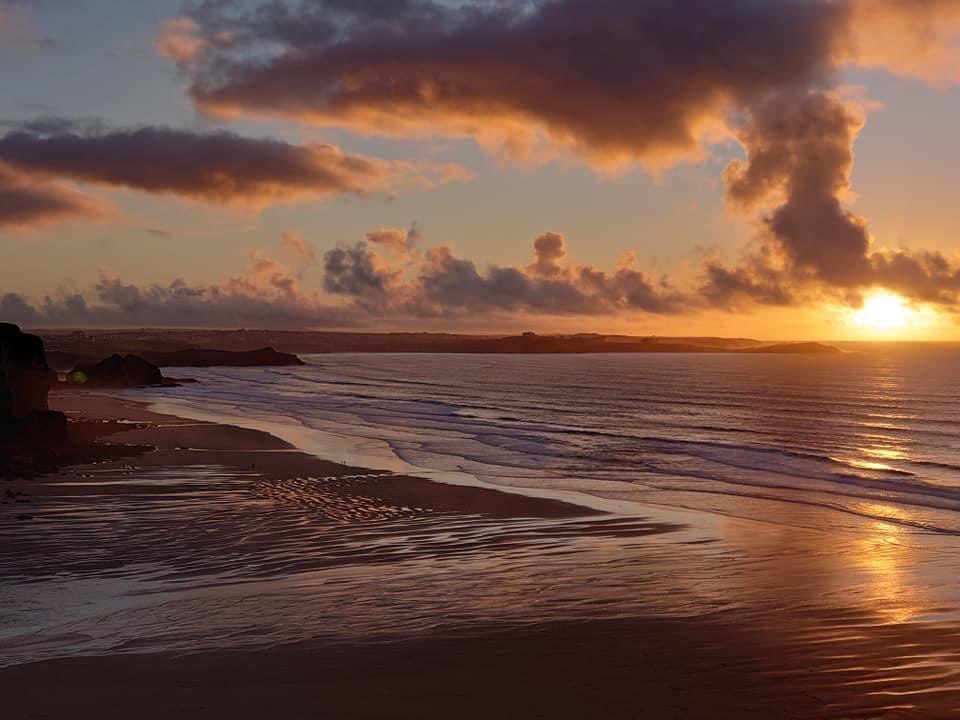 Looking forward to seeing coastal sunsets again?                         

#bookdirect #beachholiday #guesthouse #cornishholiday #aftercovid19 #afterlockdown #roadmap #sunset #surf #beach #getaway #freedom #beachdrinks #ocean #bytheocean#bythebeach #freashair#beachwalks #sunbathe