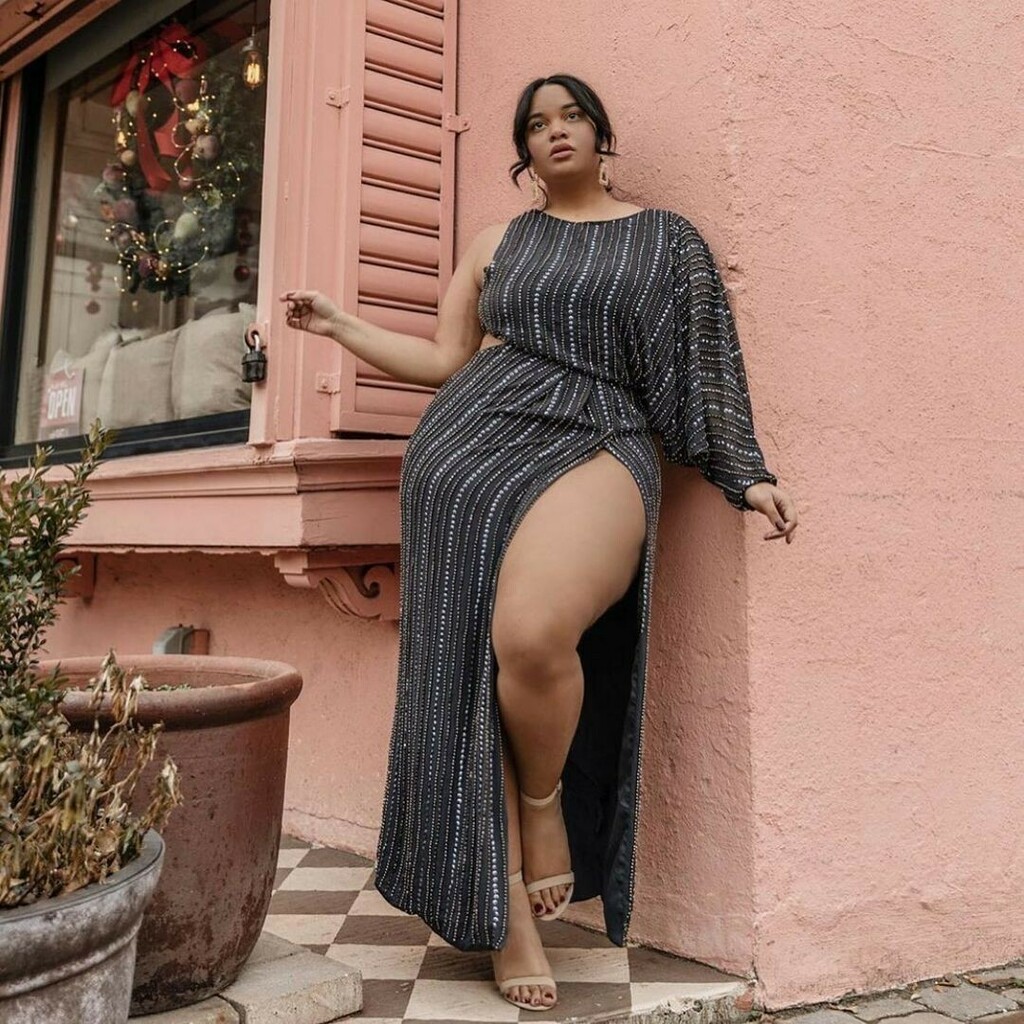Bloggerplussize's tweet photo. Sexy thighs don't lie @denisemmercedesโ
@casualcarrieโ
#plussizeBeautiful #plusfashion #plussizemodel #Curvydivachic #Curvyisnotacrime #Curvyisnewsexy #Curvyissexy #curvygirl #bodyconfident #honoryourbody #plussizefashion #plussizemodel #curvygirl #curvyfashion #PlussizeBlogโฆ https://t.co/bhCweazcQC
