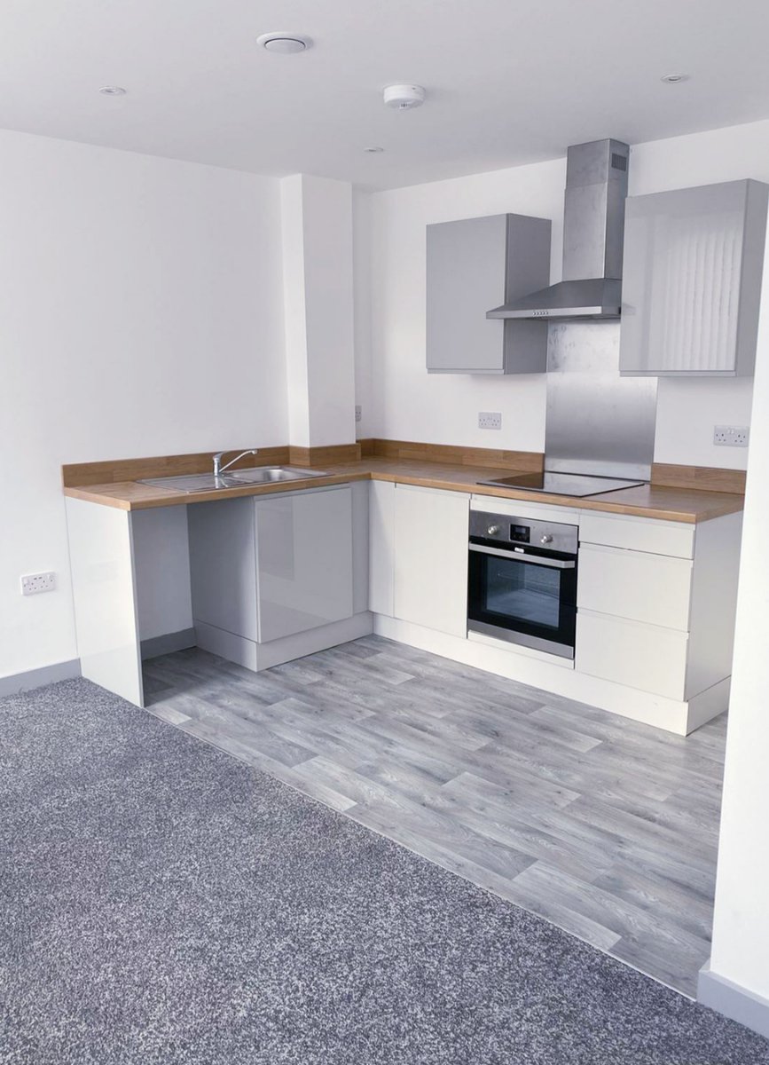 RoomOne Construction tweet media