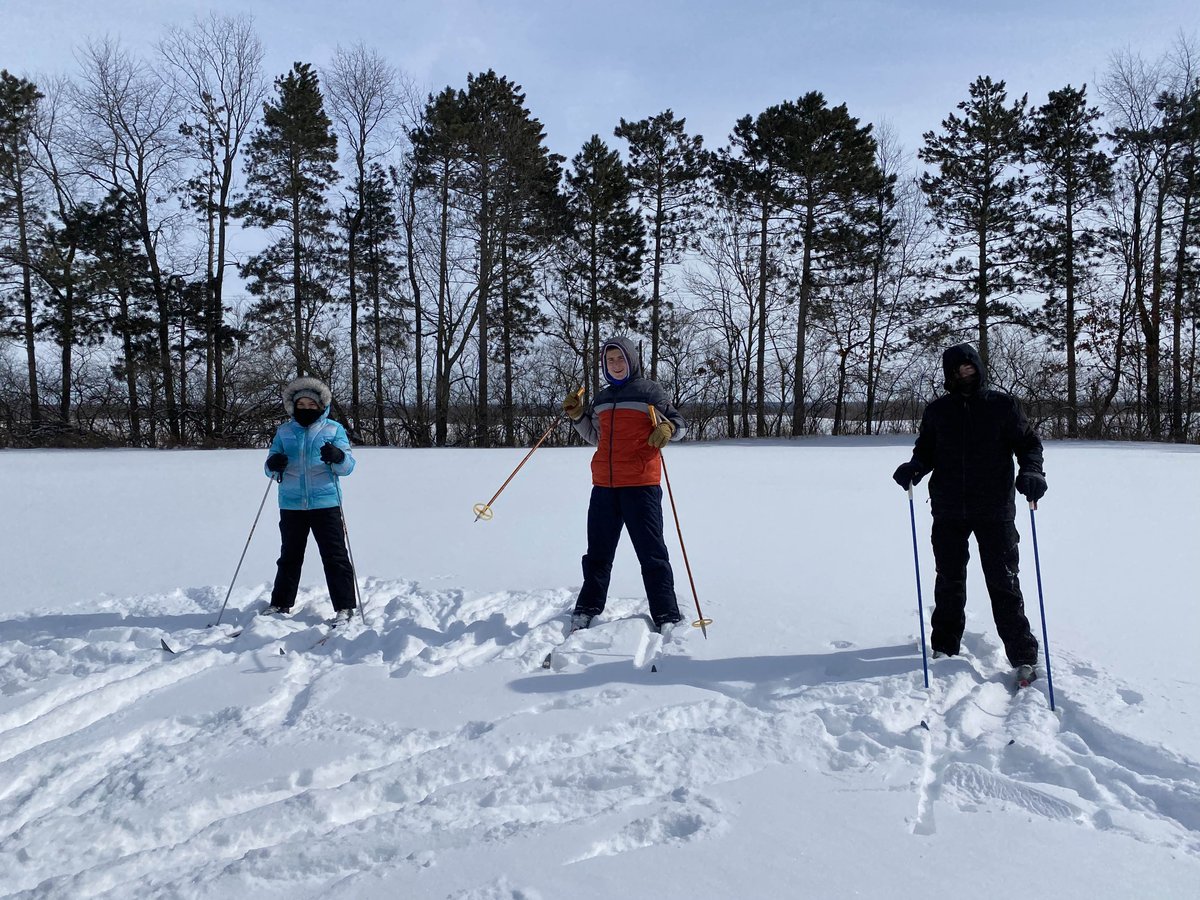 #TuesdayTip : XC Skiing is way more fun with friends!
