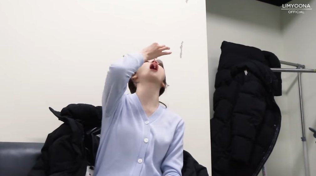 yoonvisual's tweet image. มันจะมีไอดอลหญิงสักกี่คนที่กินข้าวโชว์ได้ทุกรายการอะ 55555555555555555555555555555555555 Something never change 😂😂