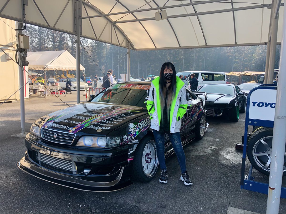 abtmjgpw's tweet photo. でゅある走。多くの方々に助けられた一日でした。皆の優しさに感謝しかない。そんで愛するクリプトのコート、APEXやってる方も居て、クリプトですよね！と分かってもらえたの嬉しい♡普段着にするつもりでコートしかオーダーしなかったけど、他のも追々欲しいなぁ♪ https://t.co/rkcqxLGucw