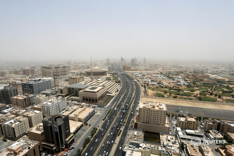 Saudi Arabia has ruffled feathers with plans to withhold state contracts from groups that don’t base their Middle East headquarters in Riyadh. The rule may not apply to all sectors, but bankers face a tricky call, writes @gfhay: https://t.co/2aZJNmixy5 https://t.co/hZP9QqjGCy