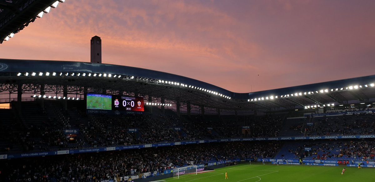 Capdevila_rcd's tweet image. Os reto a poner la foto que hayais sacado vosotros mismos en riazor , yo pongo 2 , por que no se con cual quedarme