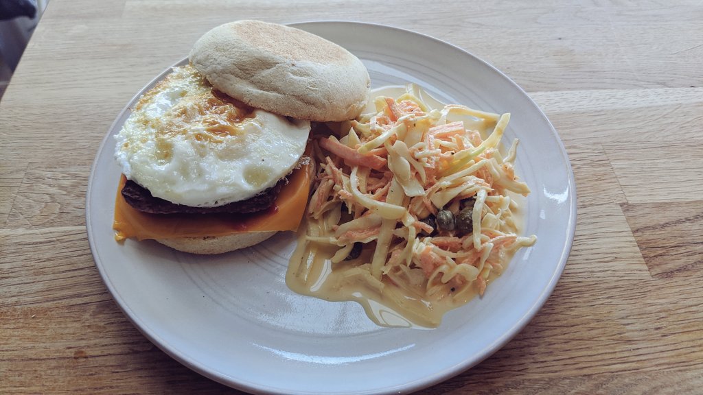 Never heard of a Lorne sausage before! Thanks <a href="/GGSparkes/">GG Sparkes Butchers</a> with some @VeryGreenGrocer coleslaw