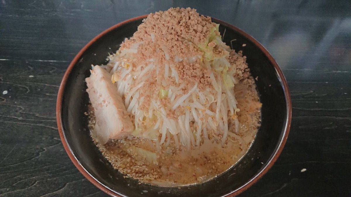 9honFp's tweet photo. 「お知らせ」

冬季限定メニュー「カレーラーメン」ですが、本日の営業をもって終了致しました😔💦

明日からは新限定メニュー
「豆乳味噌チーズ坦々麺」が
始まりますので是非お試しください🙇🏼 https://t.co/wsdWsRnFDE