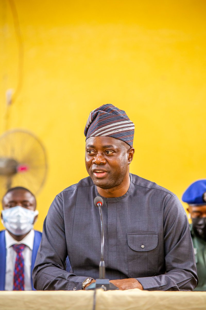seyimakinde's tweet photo. This morning, we met with the leaders and stakeholders of Sasa community. After listening to them and considering the economic implications, I directed that the market be reopened except the Iroko market where the crisis originated from which is to remain closed. https://t.co/gjbDIb8FN2