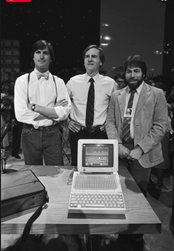 Utsuwa Shun ジョブズ物語1 1976年 初期のホームコンピューター Apple 1 を販売した 77年 ウォズアニック インテルの社員であったマイク マークラと共に アップルコンピュータ を設立 Apple 2 が大ヒットし ジョブズは25歳でフォーブスの長者 Utsuwa Shun ジョブズ物語1 1976年 初期のホームコンピューター Apple 1 を販売した 77年 ウォズアニック インテルの社員であったマイク マークラと共に アップルコンピュータ を設立 Apple 2 が大ヒットし ジョブズは25歳でフォーブスの長者