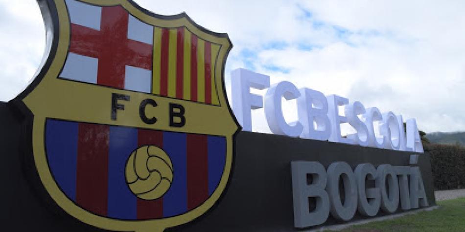 Vía <a href="/Uinvestigativa/">UinvestigativaET</a> 🚨 La denuncia contra la academia ligada al Barça de niños de Bogotá. Le contamos 👉 bit.ly/2ZInW0k